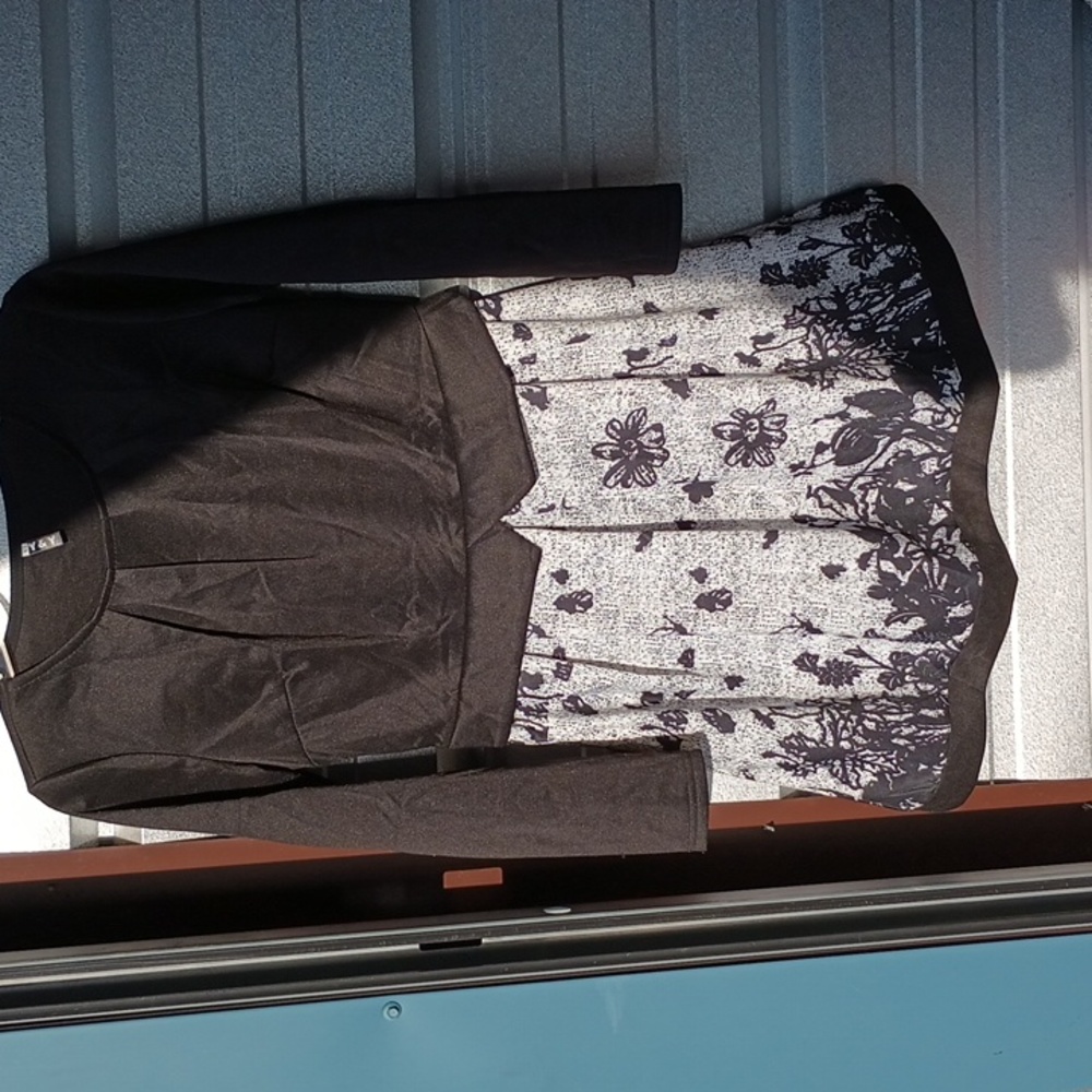 Woman's dress H2